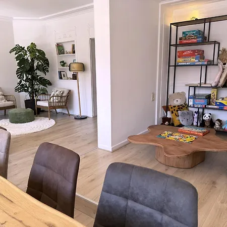 아파트 3 Bedroom Duplex With Free Parking 오스텐드